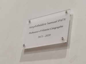 Photo plaque Samuel Paty 1
